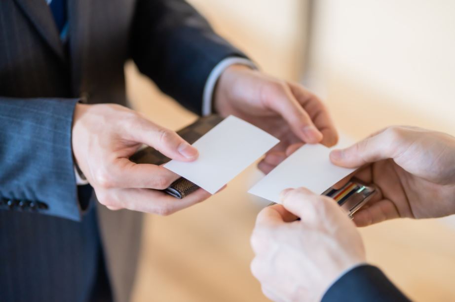 Hướng Dẫn Sử Dụng Name Card Đạt Hiệu Quả Cao 5 Bí quyết trao nhận Name Card đúng cách